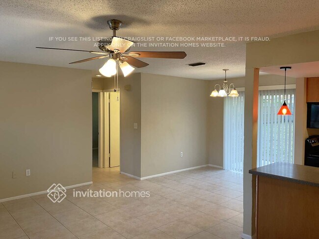 Foto del edificio - 11447 Walsingham Rd