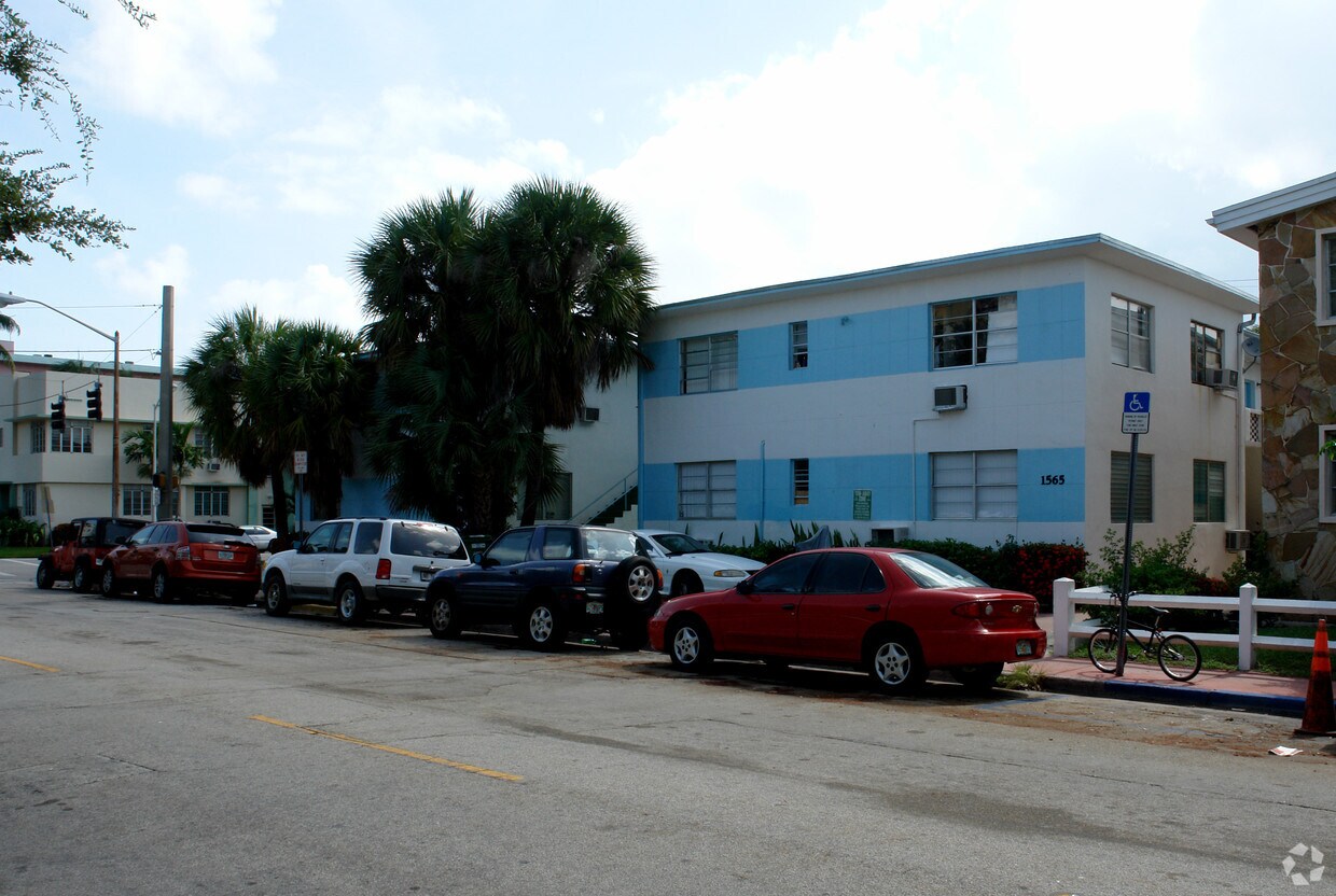 Primary Photo - 1565 Jefferson Ave