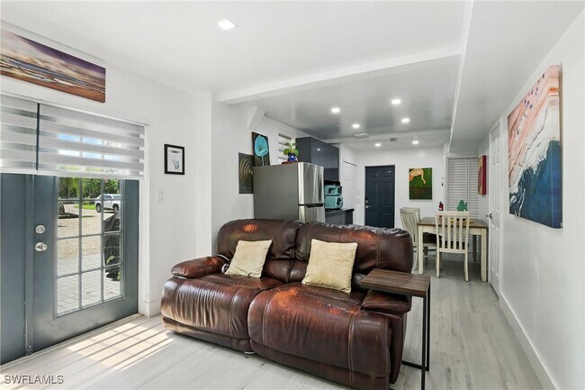 Foto del edificio - 936 Panther Creek Ln