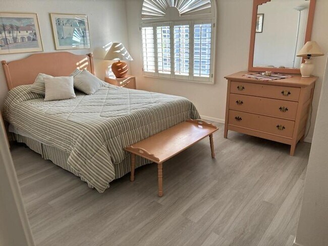 Building Photo - AZ Living Spacious 2 bed/2 bath in 55+ gated community