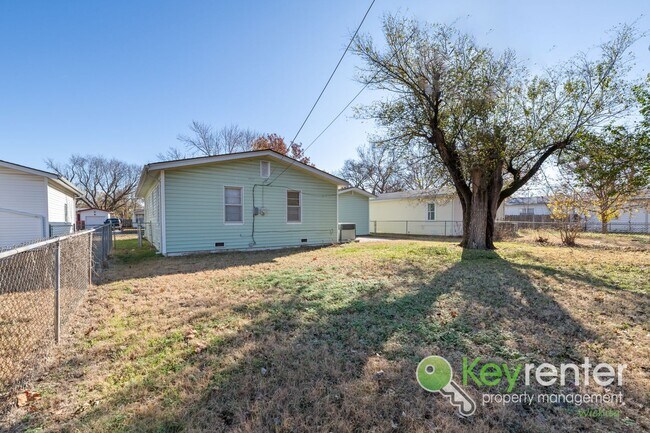 Building Photo - Charming 3-Bedroom Home in Southwest Wichita – Move-In Ready!