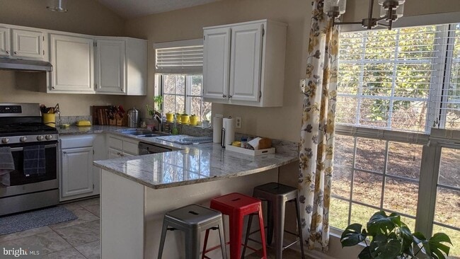 Photo - 407 Deerpath Ave SW House