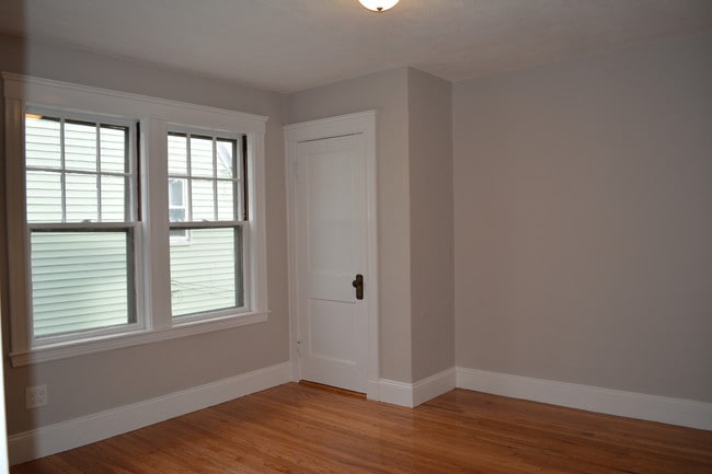 Bedroom - 11 Higgins St