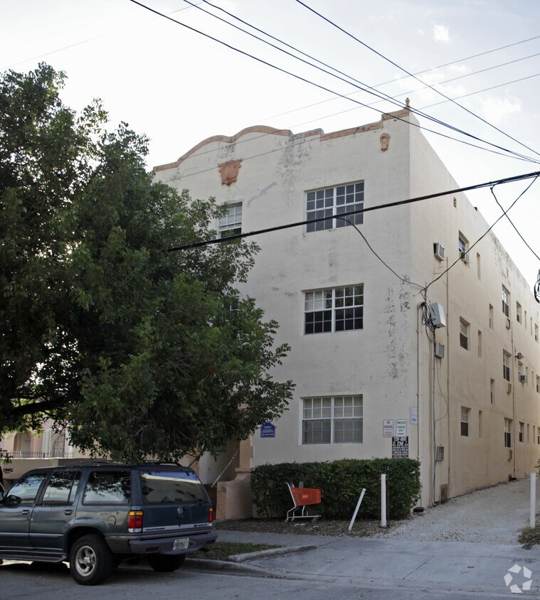 Foto principal - 1444 SW 5th St