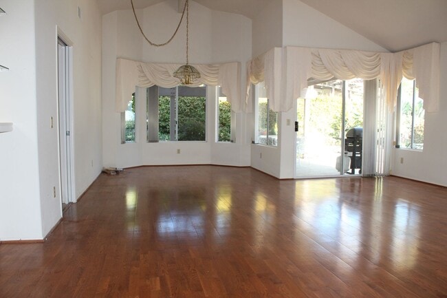 Building Photo - 2bd/2bth Ocean Hills 55+ Single Level home!
