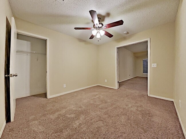 Building Photo - 18083 Glenledi Dr