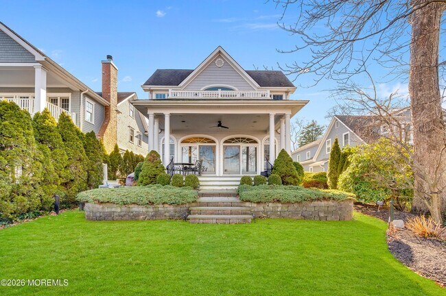 Foto del edificio - 619 Beacon Blvd