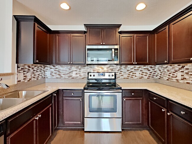 Foto del edificio - 123 Farmbrook Ct