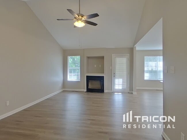 Building Photo - 1571 Kingston Dr