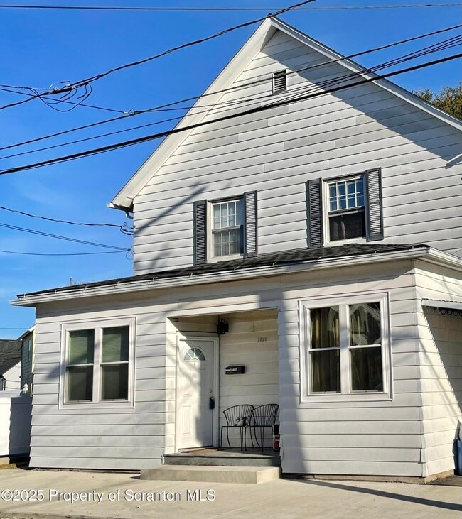 Building Photo - 1064 Lincoln St
