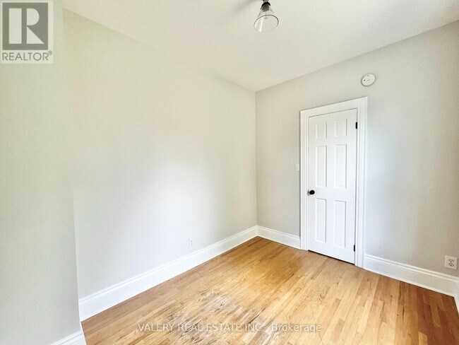 Photo du bâtiment - 92 Nassau St