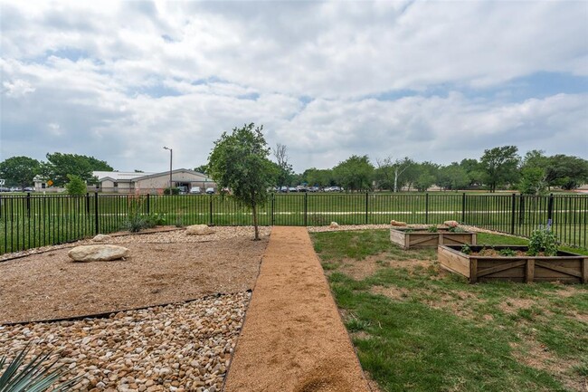 Building Photo - 418 Stagecoach Trail