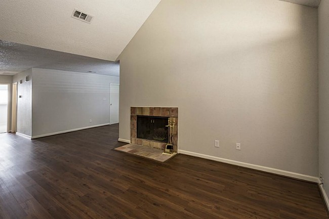 Foto del edificio - 6601 Sands Point Dr