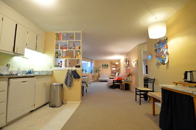 Building Photo - 50 Green St