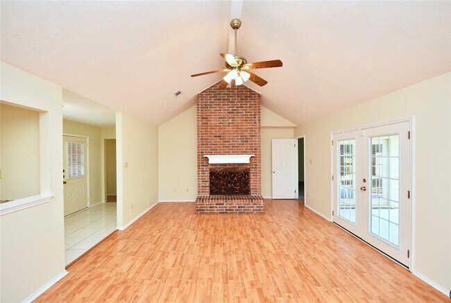 Foto del edificio - 69 Hickory Oak Dr