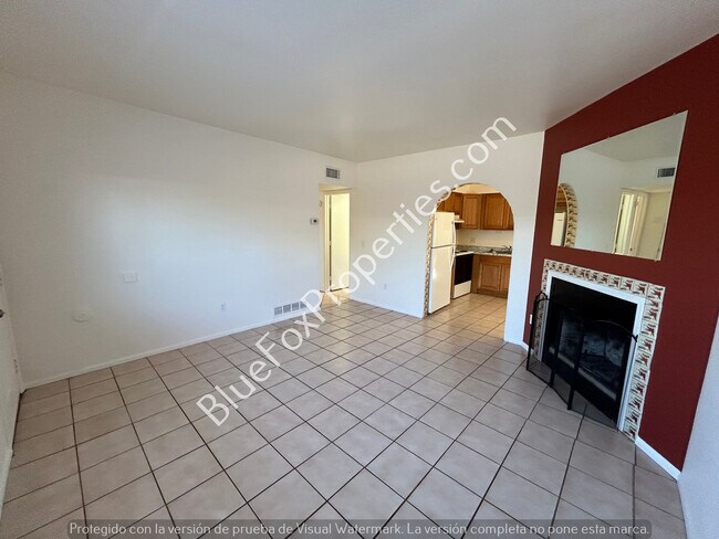 Foto del edificio - 2427 N Fair Oaks Ave