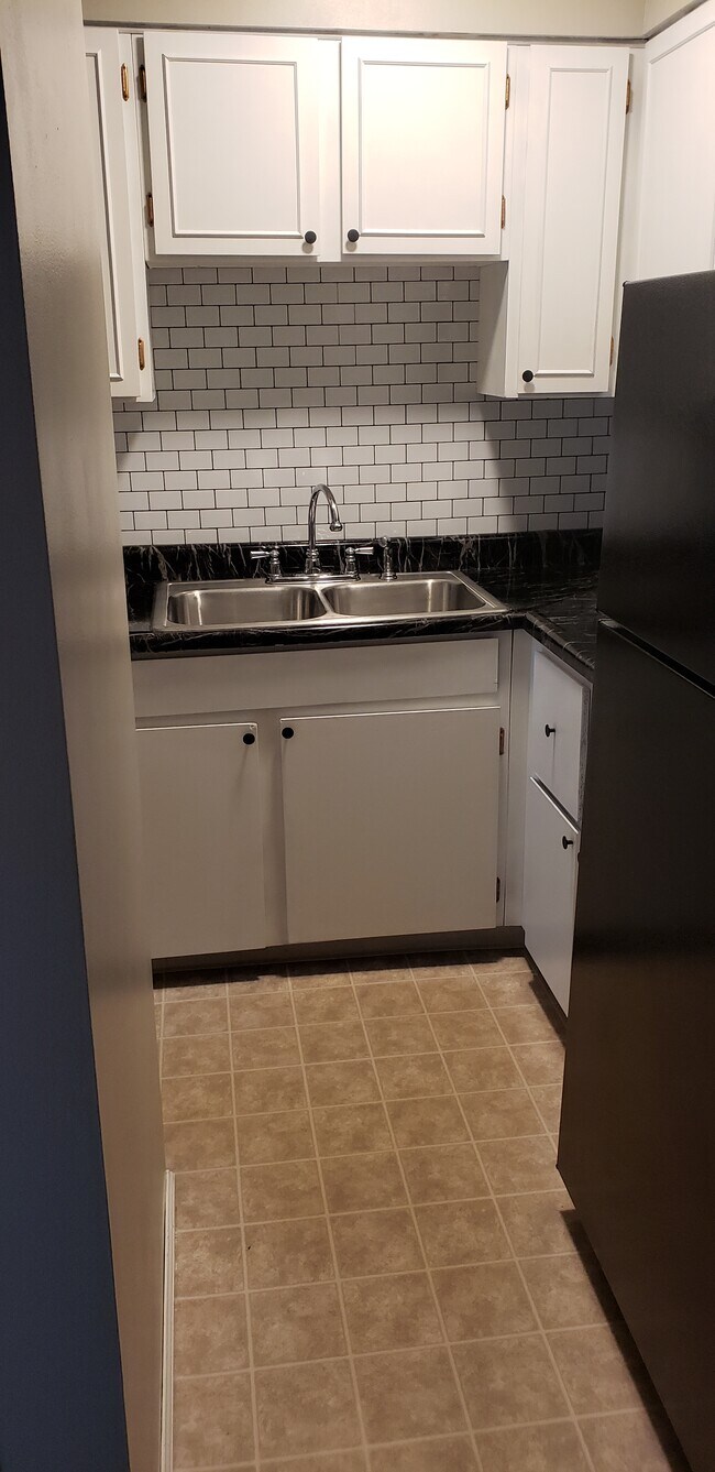 Foto del edificio - 128 Jamestown Ct