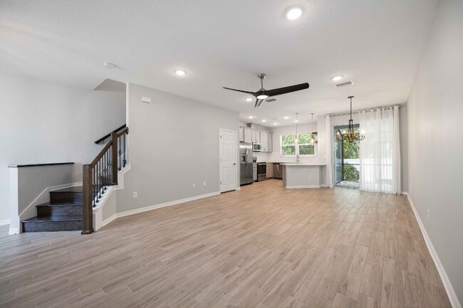 Building Photo - 3040 Via Sienna Cir