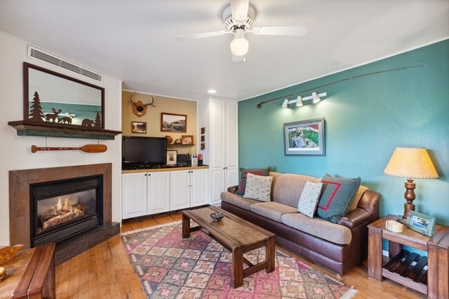 Building Photo - 1 bedroom, 1 bath condo on Whitefish Lake