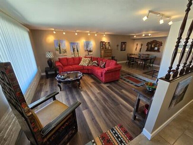 Foto del edificio - Beautiful Eastside Home Won't Last!!! Must See!!!