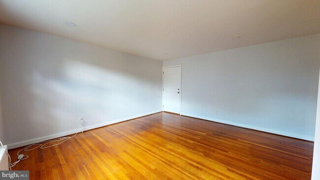 Building Photo - 1210 N Kenilworth St
