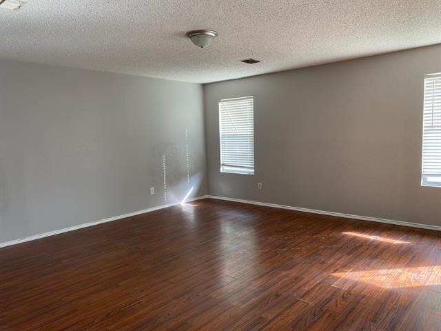 Foto del edificio - 4501 Courtside Dr