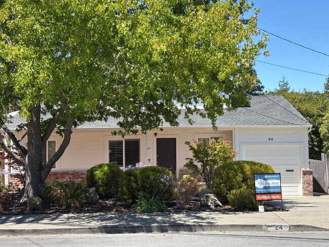 Building Photo - Coming Oct. 1, 2026 - Charming 3 bed, 2 bath with office on San Carlos Border