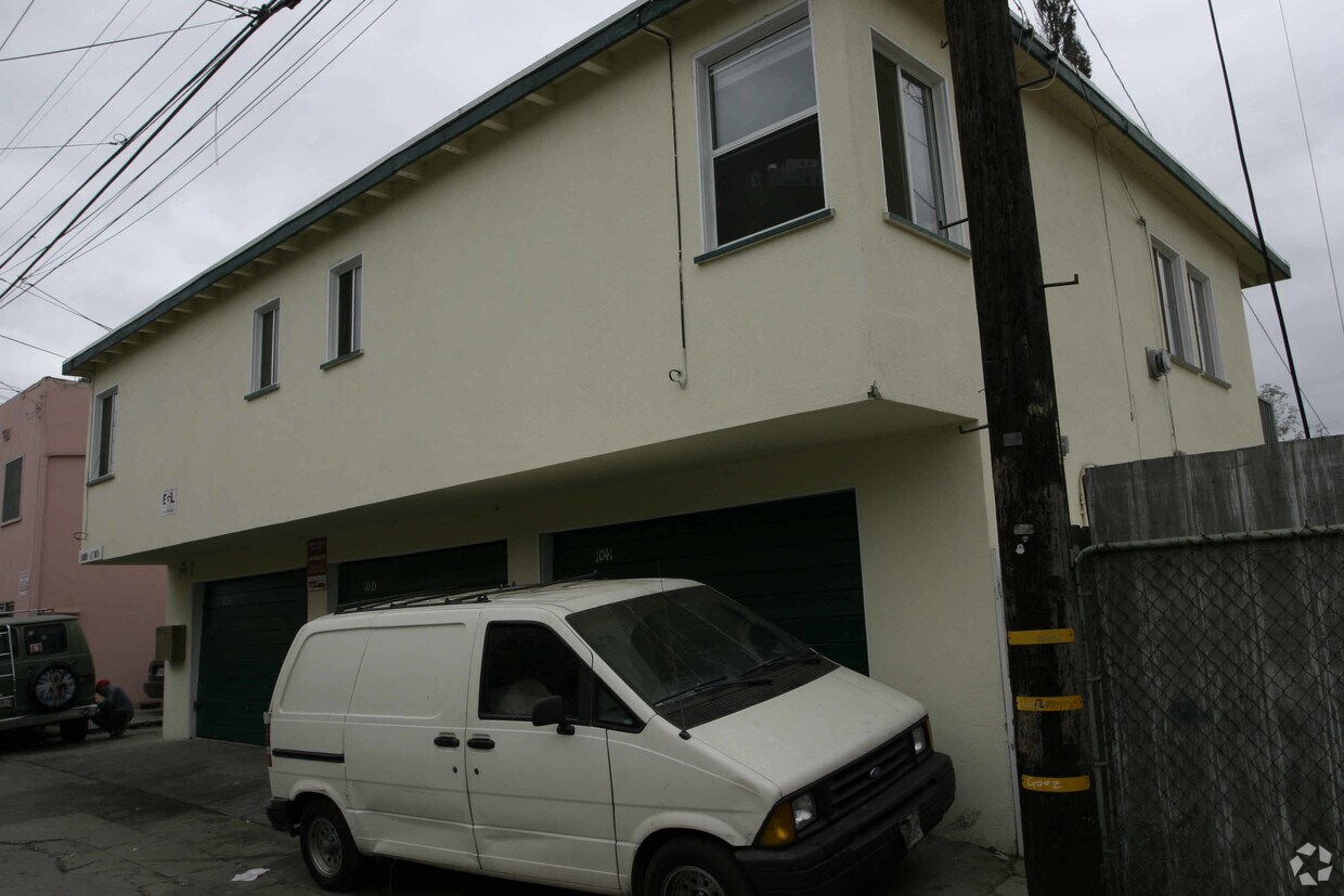 Foto del edificio - 1033-1041 N Virginia Ct