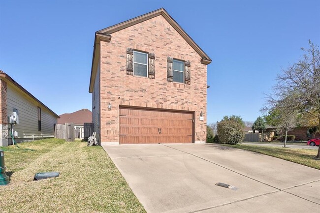 Building Photo - 14401 Lake Victor Dr