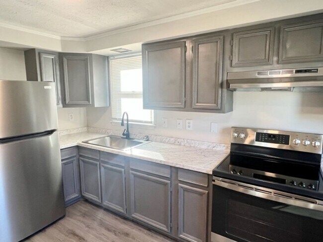 Foto del edificio - Two bedroom, 1 bath a duplex in Graham