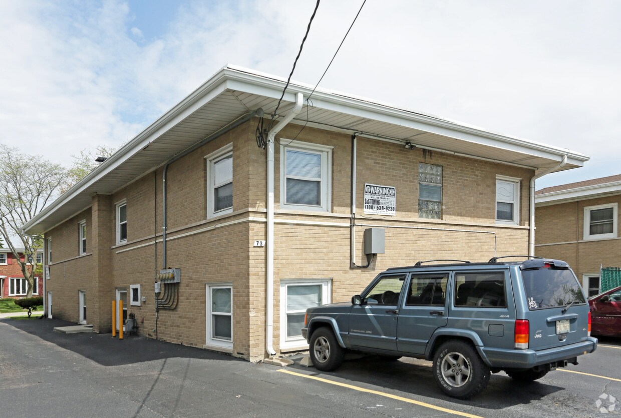 Building Photo - 73 E Blecke Ave