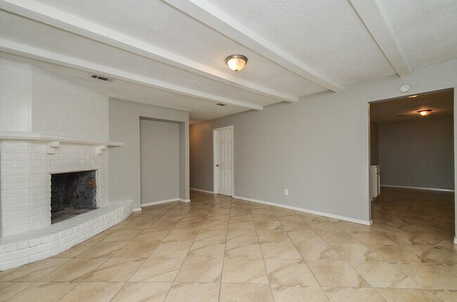 Foto del edificio - 4522 Donalbain Dr