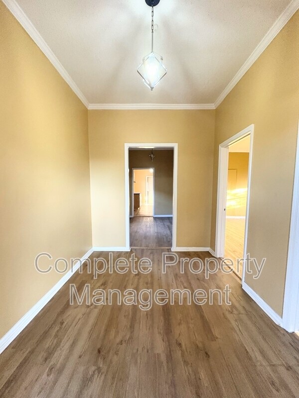 Building Photo - 2123 Arlington Ave