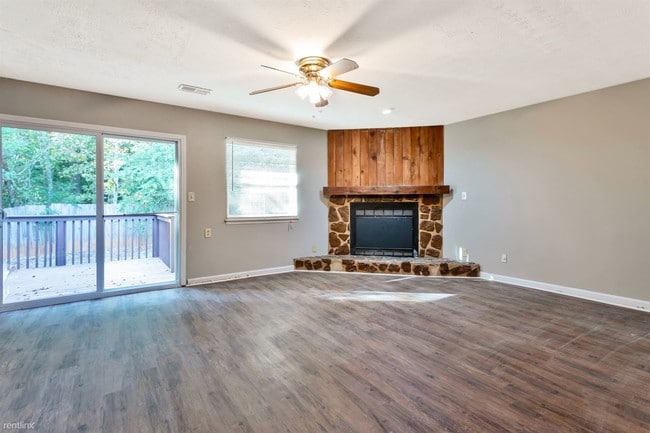 Building Photo - 3 br, 2 bath House - 4370 RAVEN VALLEY CT