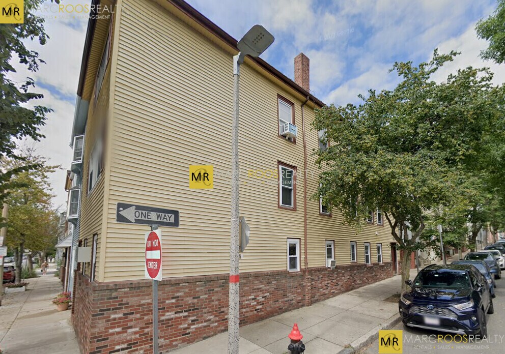 Primary Photo - 2 Cottage St