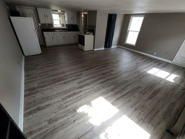 Photo - 1214 W Pike St Apartment