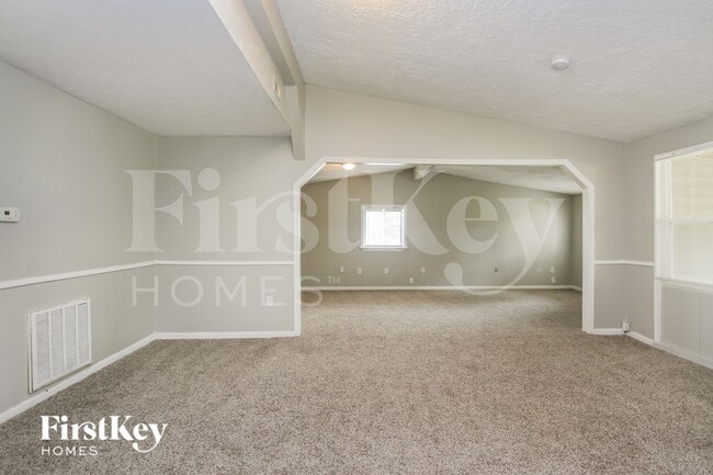 Building Photo - 1860 Alton St