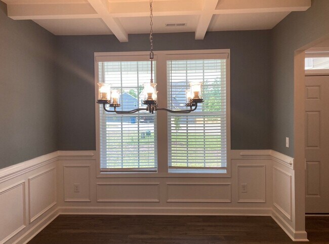 Building Photo - 1160 Camellia Dr