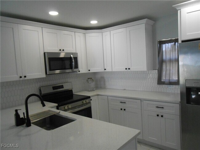 Foto del edificio - 636 Eisenhower Blvd