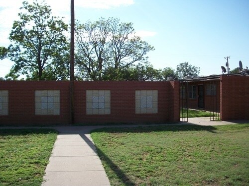 Primary Photo - Plains Apartments