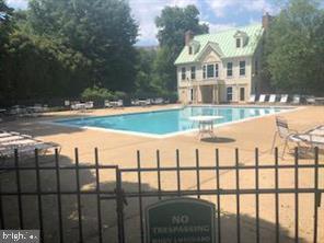 Foto del edificio - 1224 Quaker Hill Dr