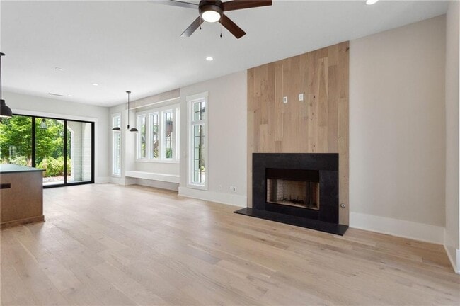 Building Photo - 11280 Serenbe Ln