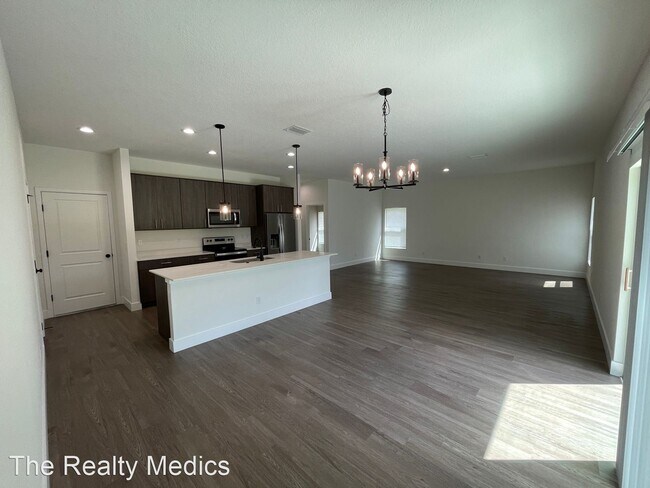 Foto del edificio - 4 br, 2 bath House - 2734 Wright Ave SE