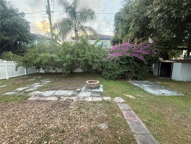 Foto del edificio - 3619 S Hesperides St