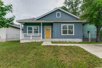 Building Photo - 423 Channing Ave