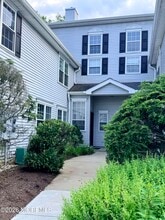 Building Photo - 743 Banyan Ct