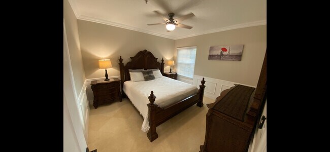 Master Bedroom- King size bed - 23640 Walden Center Dr