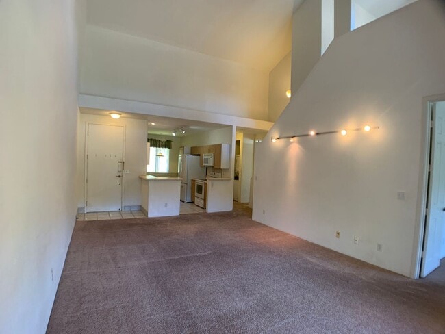 Building Photo - Mililani (Terraces at Launani) - Great Location - 3 bedroom/2 bathrooms, high ceiling & 2 parking