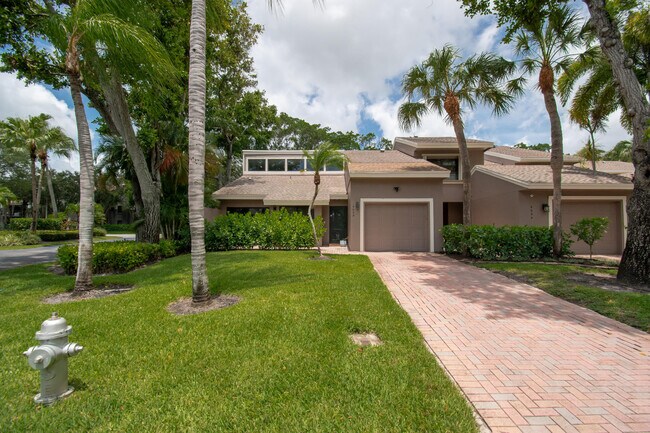 Building Photo - 6602 Thornhill Ct