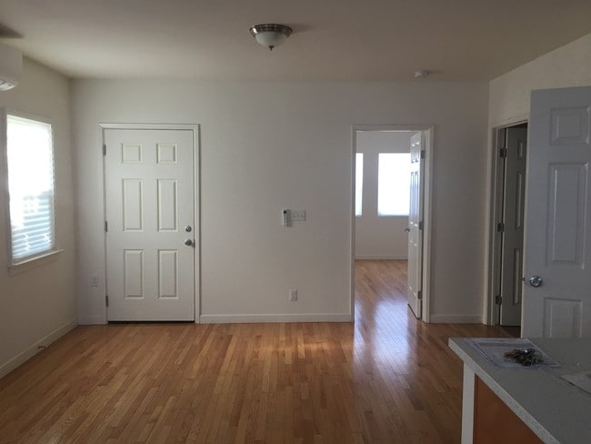 living area - 315 E Woodbury Rd
